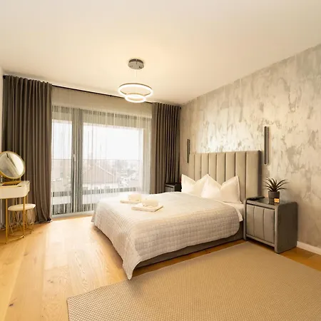 Golden Luxury براشوف