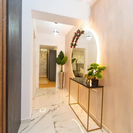 Golden Luxury 公寓 *